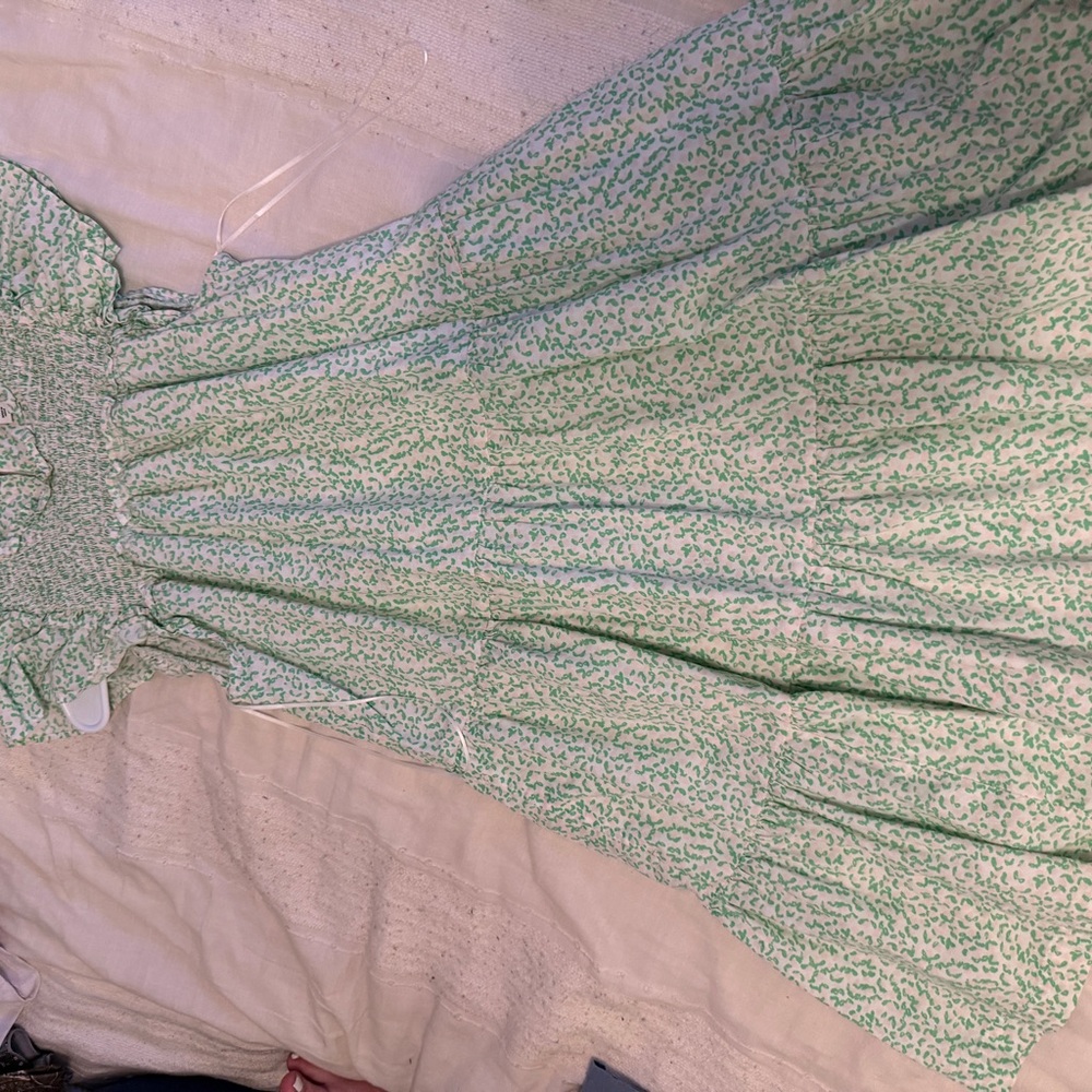 Crown & Ivy Green Patterned Top